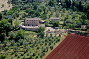 Hotels in Valiano